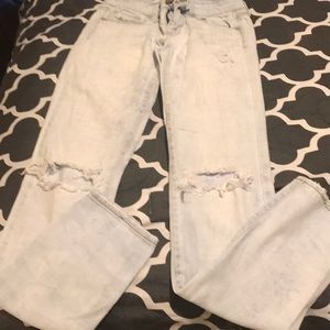 Distressed AEO jeans
